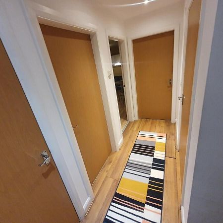 Two Bedroom Apartment, Free Parking, Close To Uclan And Free Wifi เพรสตัน ภายนอก รูปภาพ