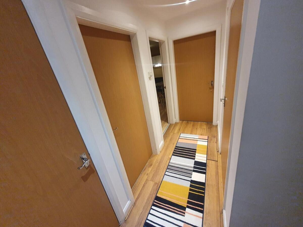 Two Bedroom Apartment, Free Parking, Close To Uclan And Free Wifi เพรสตัน ภายนอก รูปภาพ