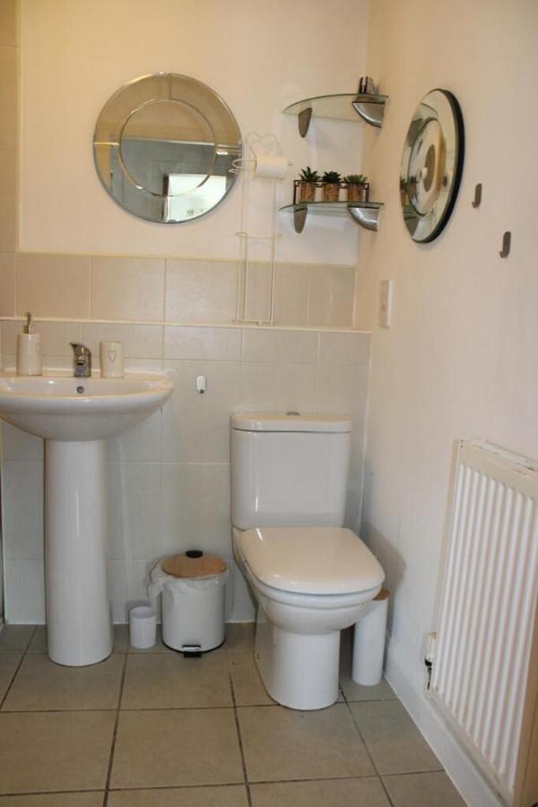 Two Bedroom Apartment, Free Parking, Close To Uclan And Free Wifi เพรสตัน ภายนอก รูปภาพ