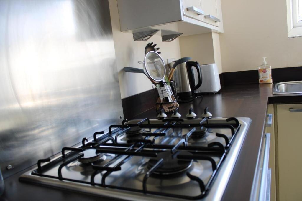 Two Bedroom Apartment, Free Parking, Close To Uclan And Free Wifi เพรสตัน ภายนอก รูปภาพ