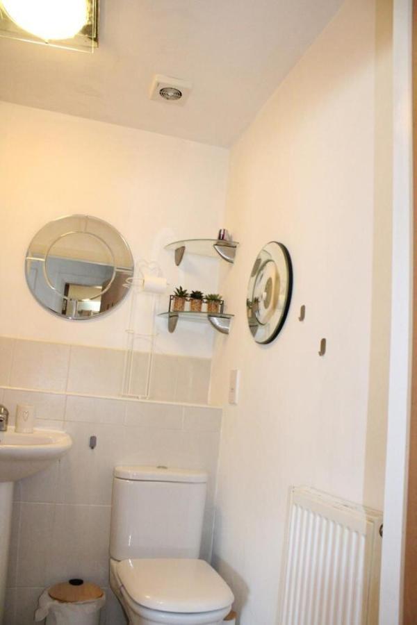 Two Bedroom Apartment, Free Parking, Close To Uclan And Free Wifi เพรสตัน ภายนอก รูปภาพ